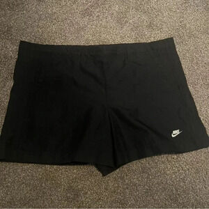 Nike Shorts Woman’s drawstring with pockets size L (12-14) 100% Polyester